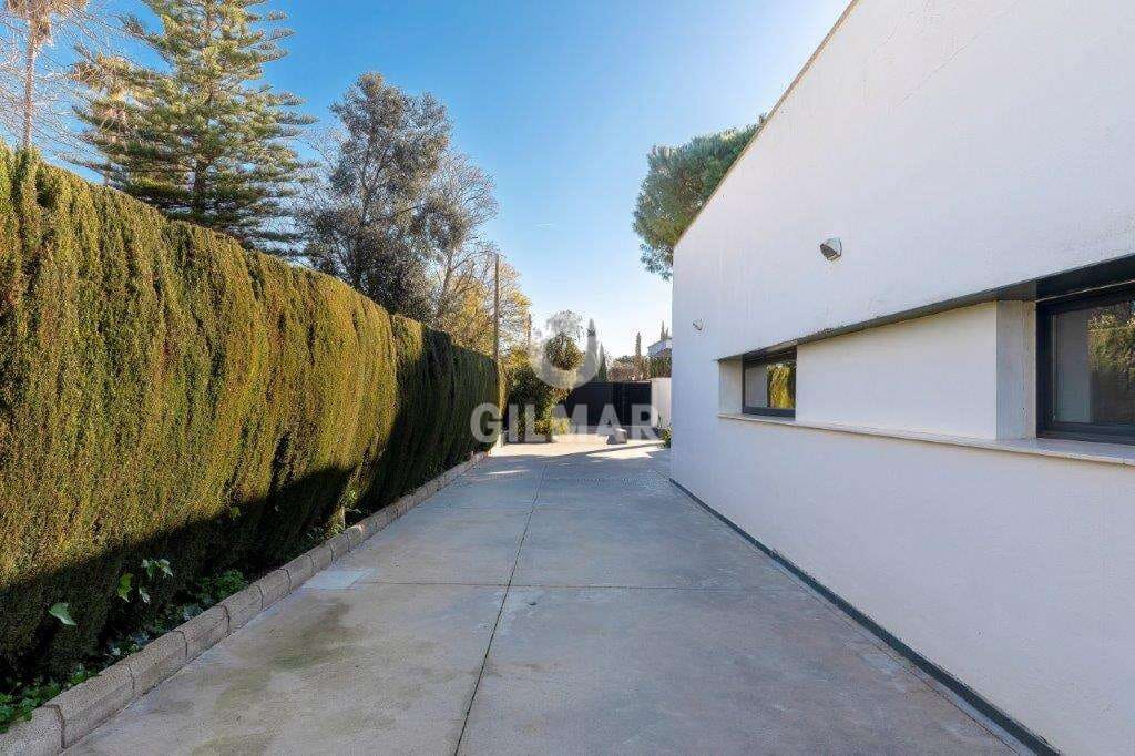 5 soverom Villa til salgs i Sanlucar la Mayor med svømmebasseng - € 850 000 (Ref: 9207560)