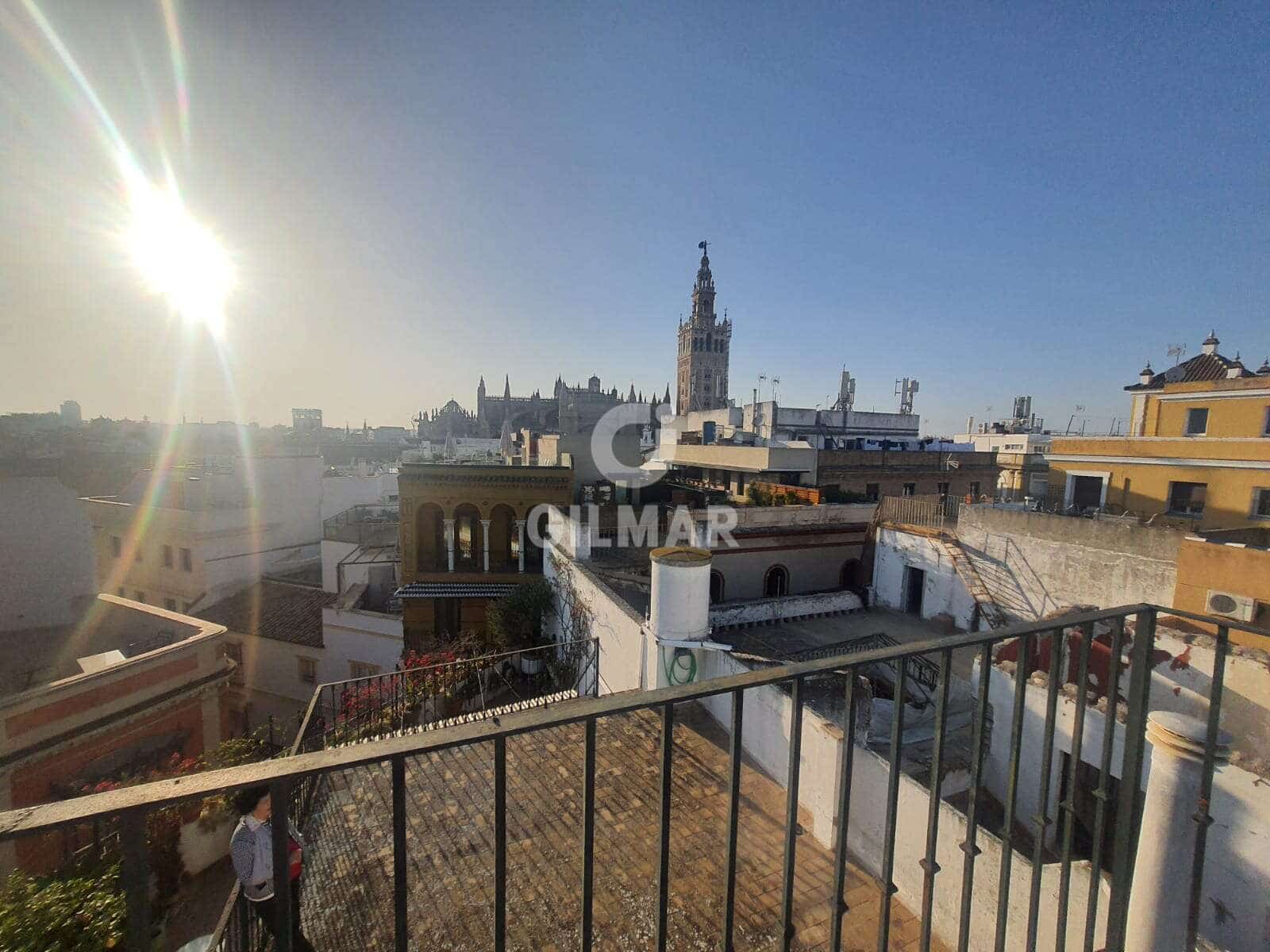 5 soveværelse Semi-Rækkehus til salg i Sevilla by med garage - € 1.499.000 (Ref: 9207562)