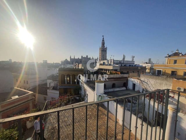 5 bedroom Semi-detached Villa for sale in Santa Cruz, Seville city with garage - € 1,499,000 (Ref: 9207562)