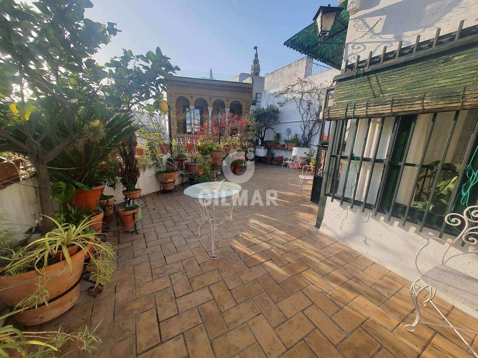 5 soveværelse Semi-Rækkehus til salg i Sevilla by med garage - € 1.499.000 (Ref: 9207562)