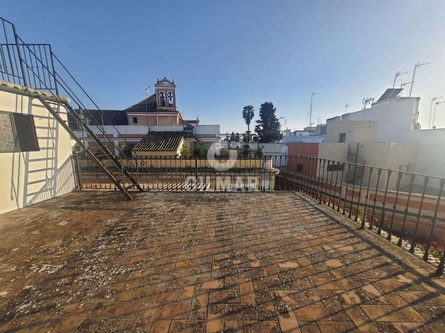 5 bedroom Semi-detached Villa for sale in Santa Cruz, Seville city with garage - € 1,499,000 (Ref: 9207562)