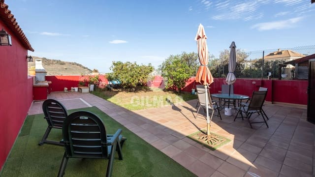 3 quarto Moradia para venda em Las Mesas - El Toscón, Las Palmas de Gran Canaria com garagem - 429 000 € (Ref: 9207563)