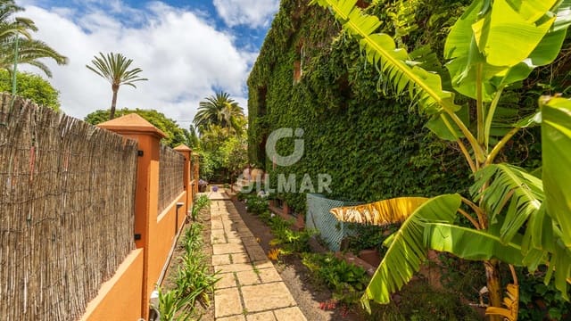 4 makuuhuone Huvila myytävänä paikassa Tafira Alta, Las Palmas de Gran Canaria mukana 
autotalli - 1 190 000 € (Ref: 9207572)