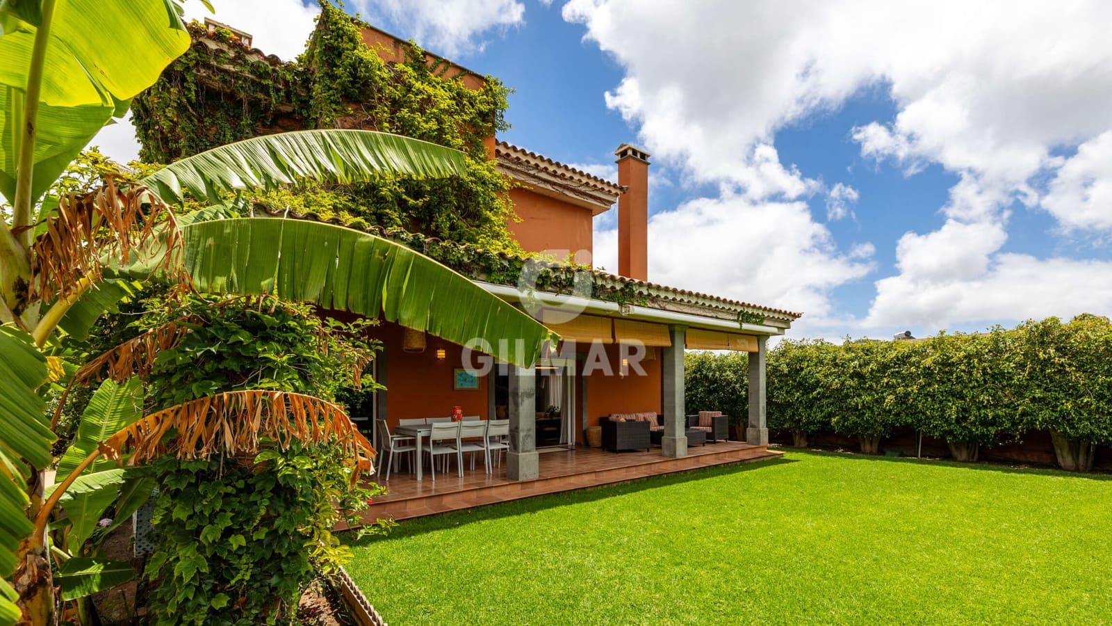 4 makuuhuone Huvila myytävänä paikassa Tafira Alta mukana 
autotalli - 1 190 000 € (Ref: 9207572)