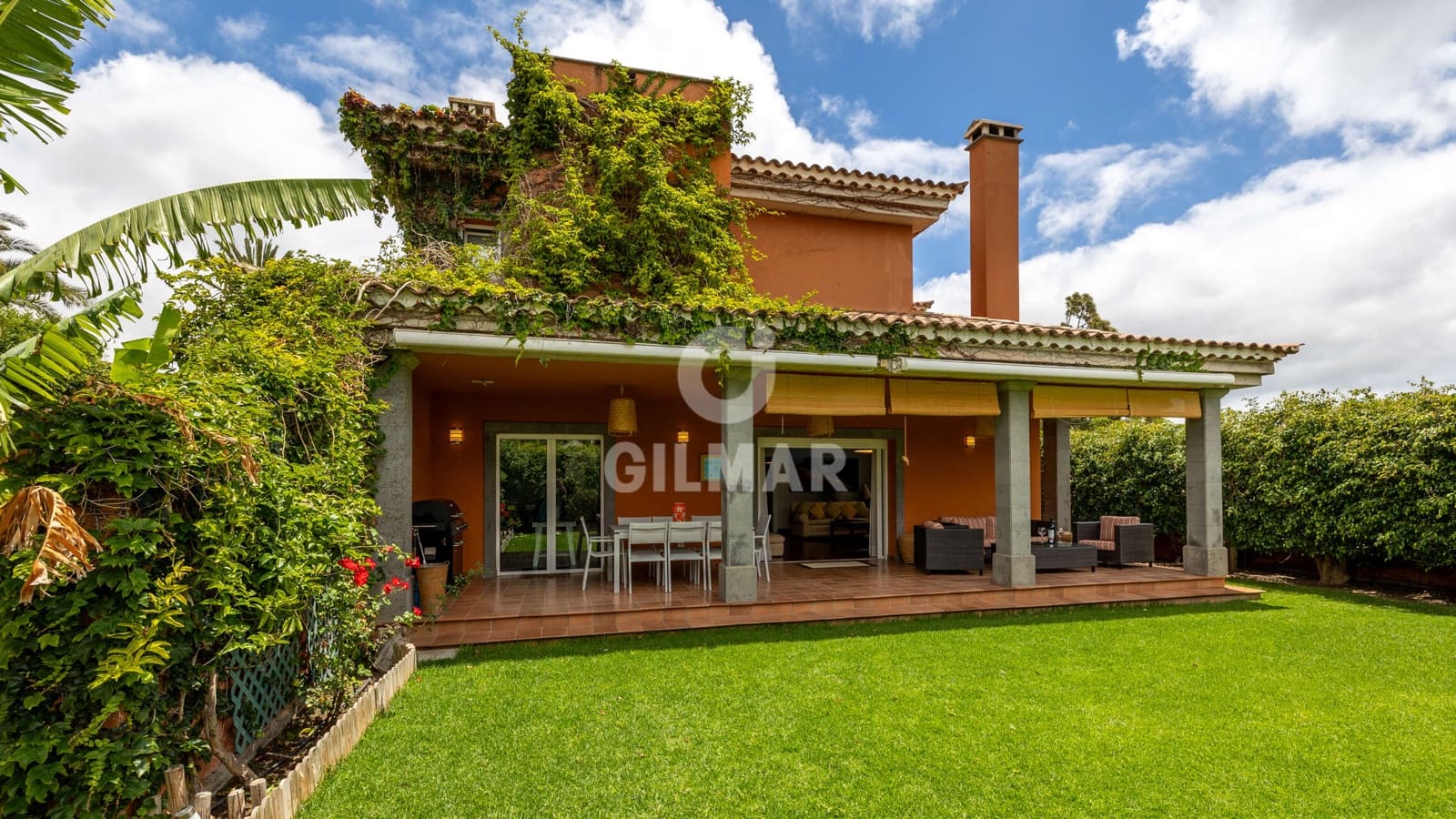 4 makuuhuone Huvila myytävänä paikassa Tafira Alta mukana 
autotalli - 1 190 000 € (Ref: 9207572)