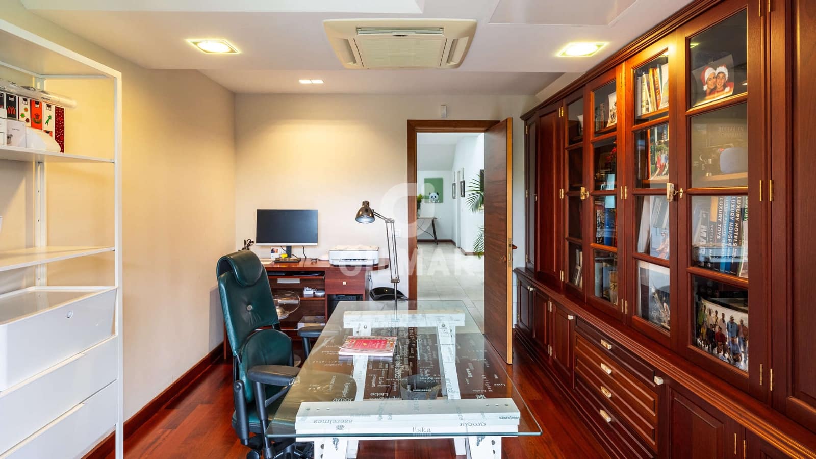 4 makuuhuone Huvila myytävänä paikassa Tafira Alta mukana 
autotalli - 1 190 000 € (Ref: 9207572)