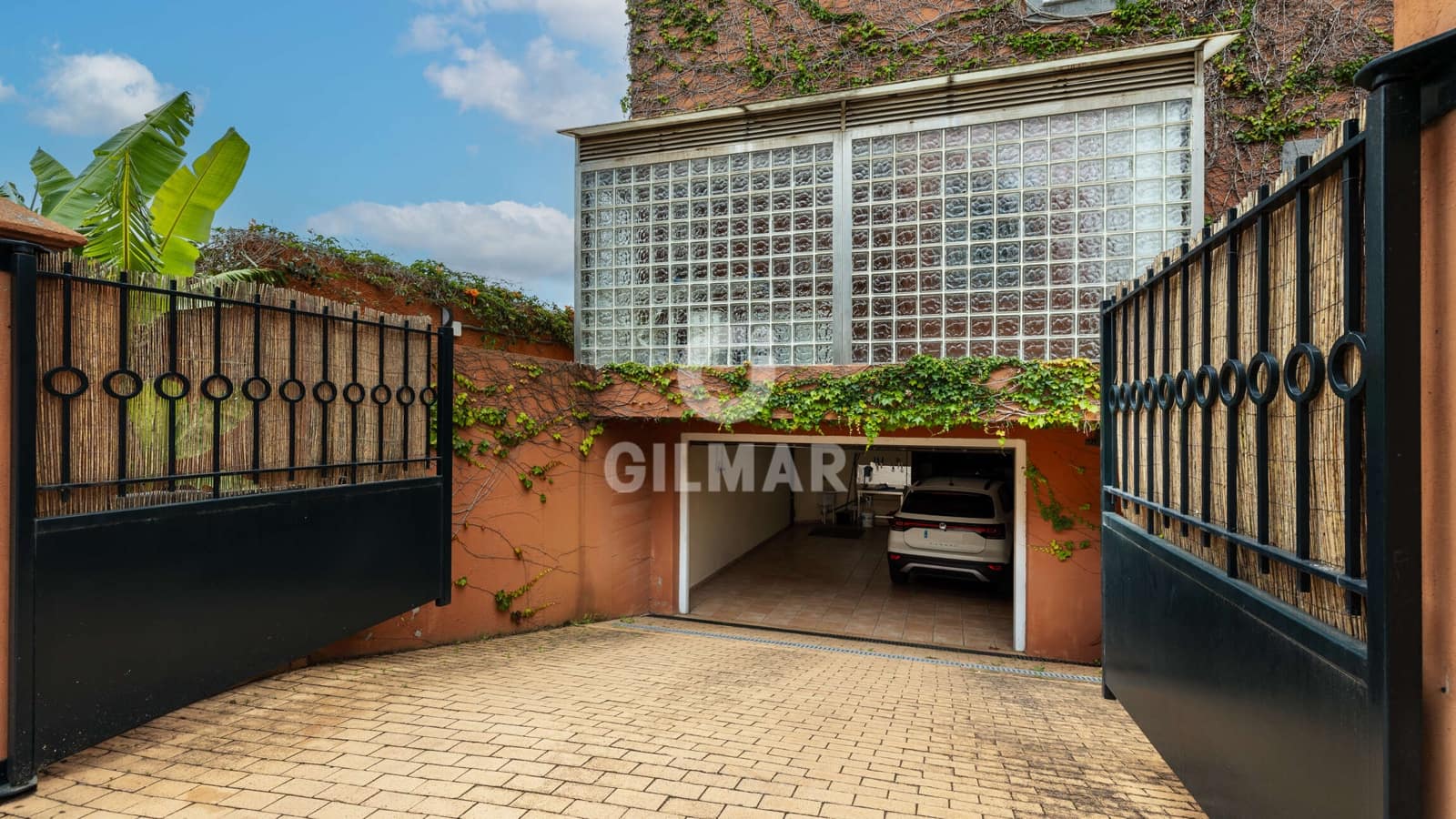 4 makuuhuone Huvila myytävänä paikassa Tafira Alta mukana 
autotalli - 1 190 000 € (Ref: 9207572)