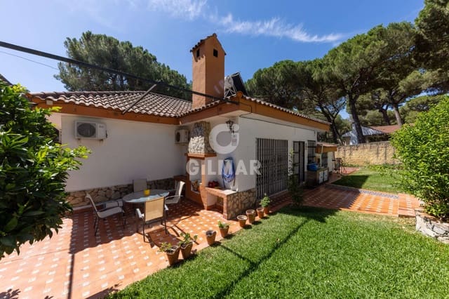 4 bedroom Villa for sale in Alcalá de Guadaira with pool garage - € 340,000 (Ref: 9207579)