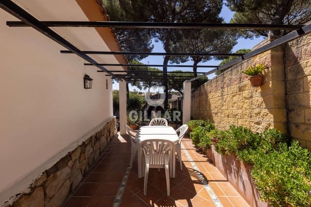 4 bedroom Villa for sale in Alcalá de Guadaira with pool garage - € 340,000 (Ref: 9207579)