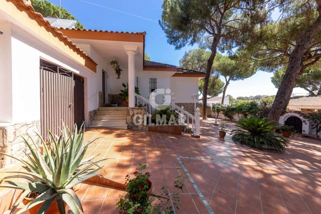 4 bedroom Villa for sale in Alcalá de Guadaira with pool garage - € 340,000 (Ref: 9207579)