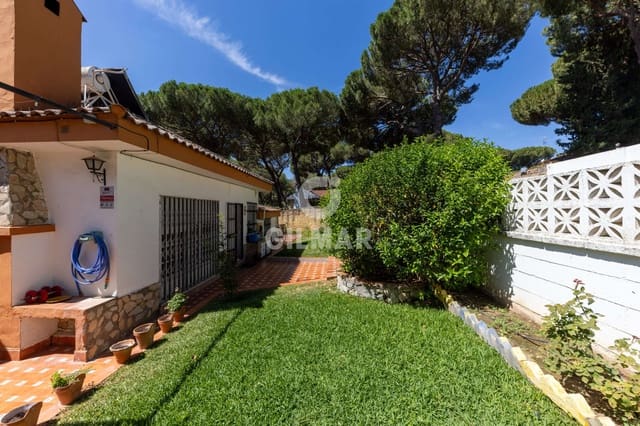 4 bedroom Villa for sale in Alcalá de Guadaira with pool garage - € 340,000 (Ref: 9207579)