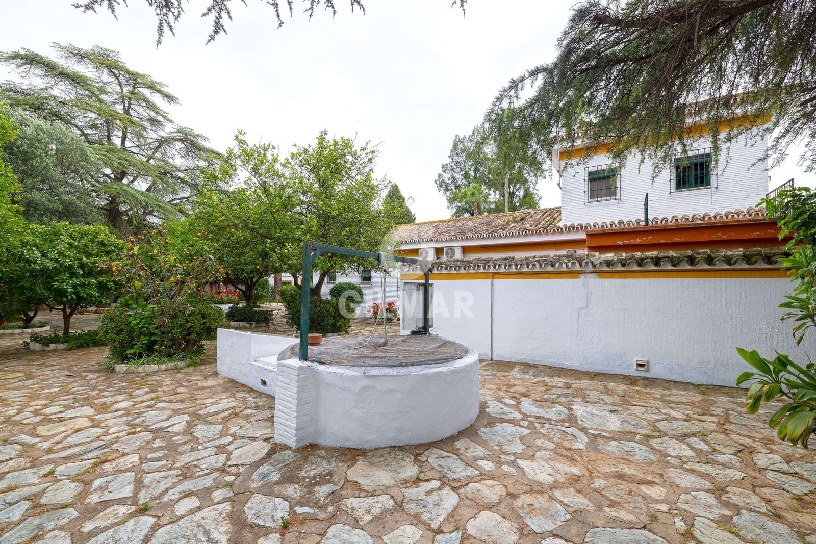 4 sovrum Villa till salu i Sanlucar la Mayor med pool garage - 659 000 € (Ref: 9207580)