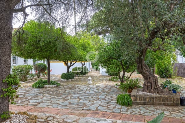 4 soveværelse Villa til salg i Sanlúcar la Mayor med swimmingpool garage - € 659.000 (Ref: 9207580)