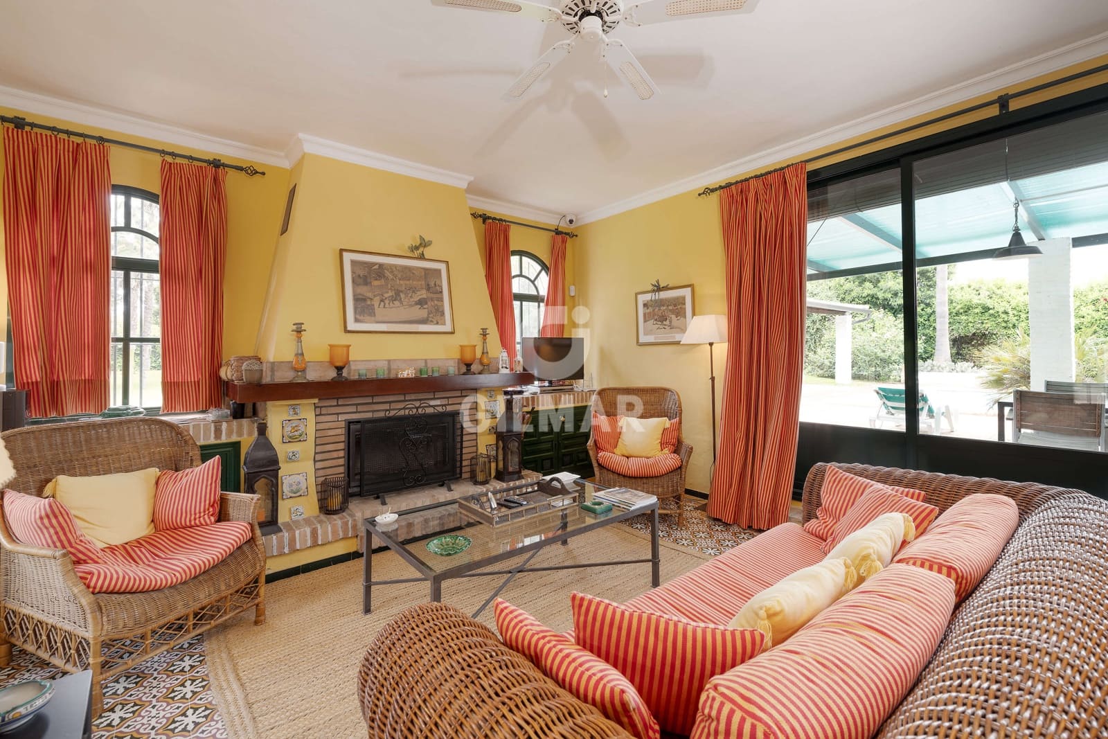 4 sovrum Villa till salu i Sanlucar la Mayor med pool garage - 659 000 € (Ref: 9207580)