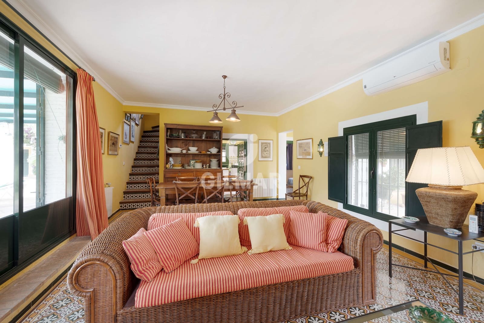 4 sovrum Villa till salu i Sanlucar la Mayor med pool garage - 659 000 € (Ref: 9207580)