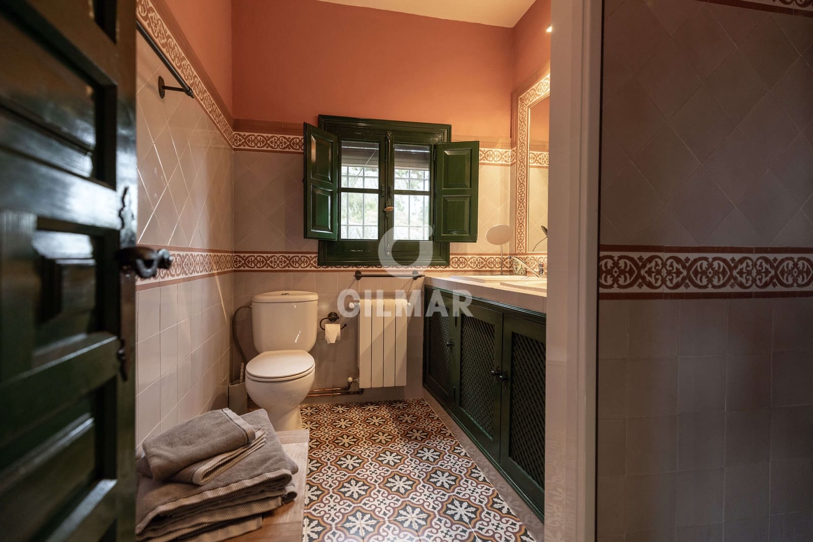 4 sovrum Villa till salu i Sanlucar la Mayor med pool garage - 659 000 € (Ref: 9207580)