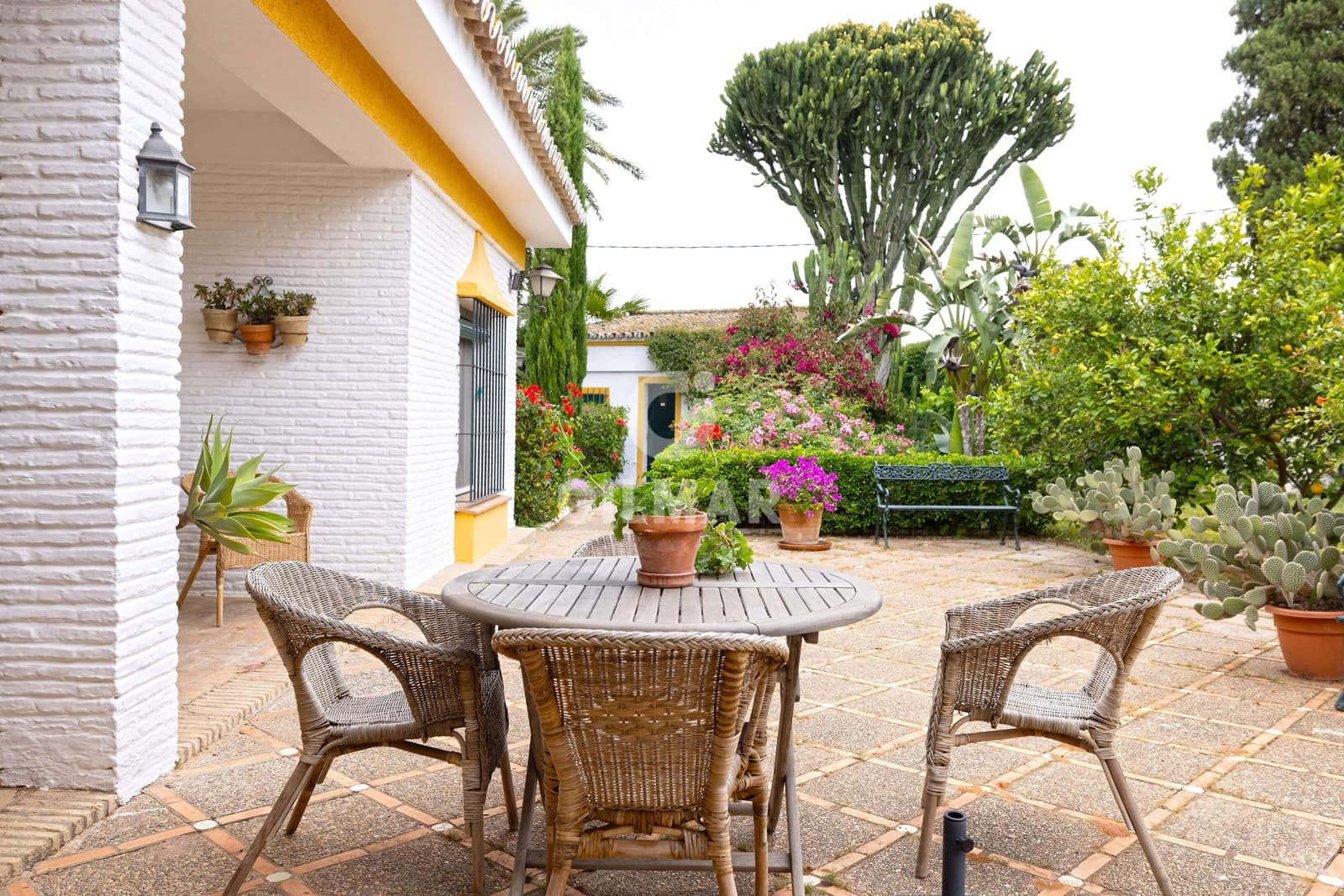 4 sovrum Villa till salu i Sanlucar la Mayor med pool garage - 659 000 € (Ref: 9207580)