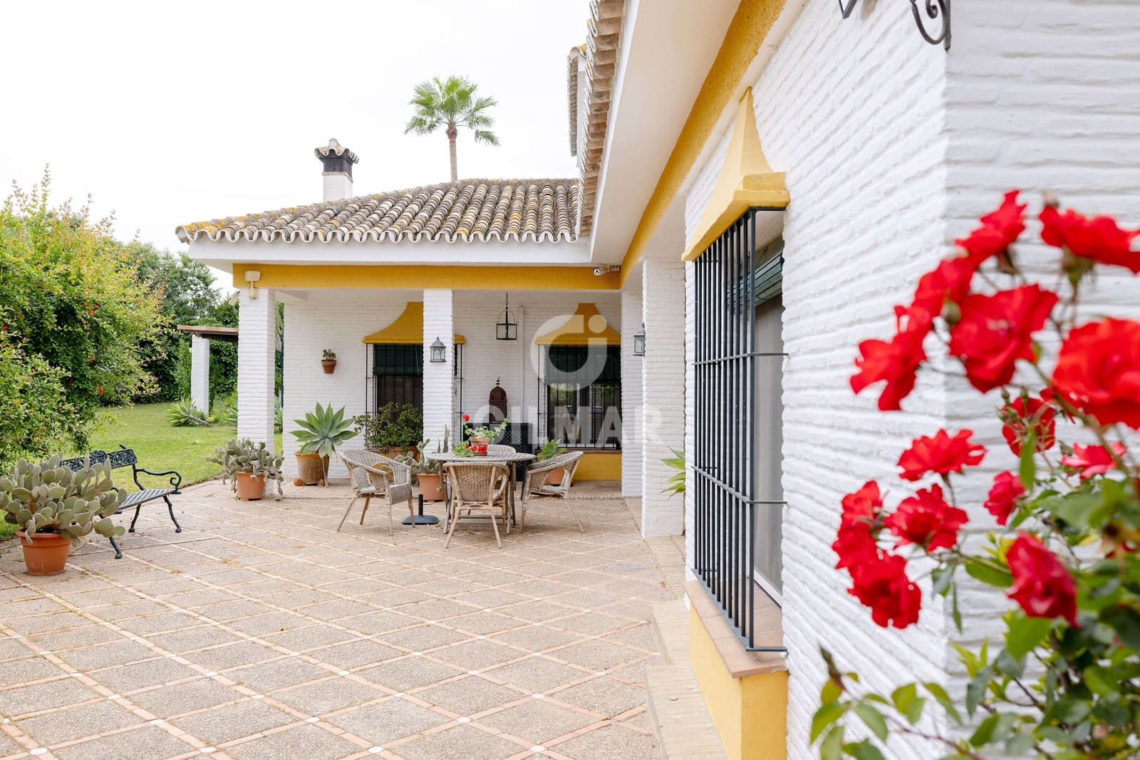 4 sovrum Villa till salu i Sanlucar la Mayor med pool garage - 659 000 € (Ref: 9207580)