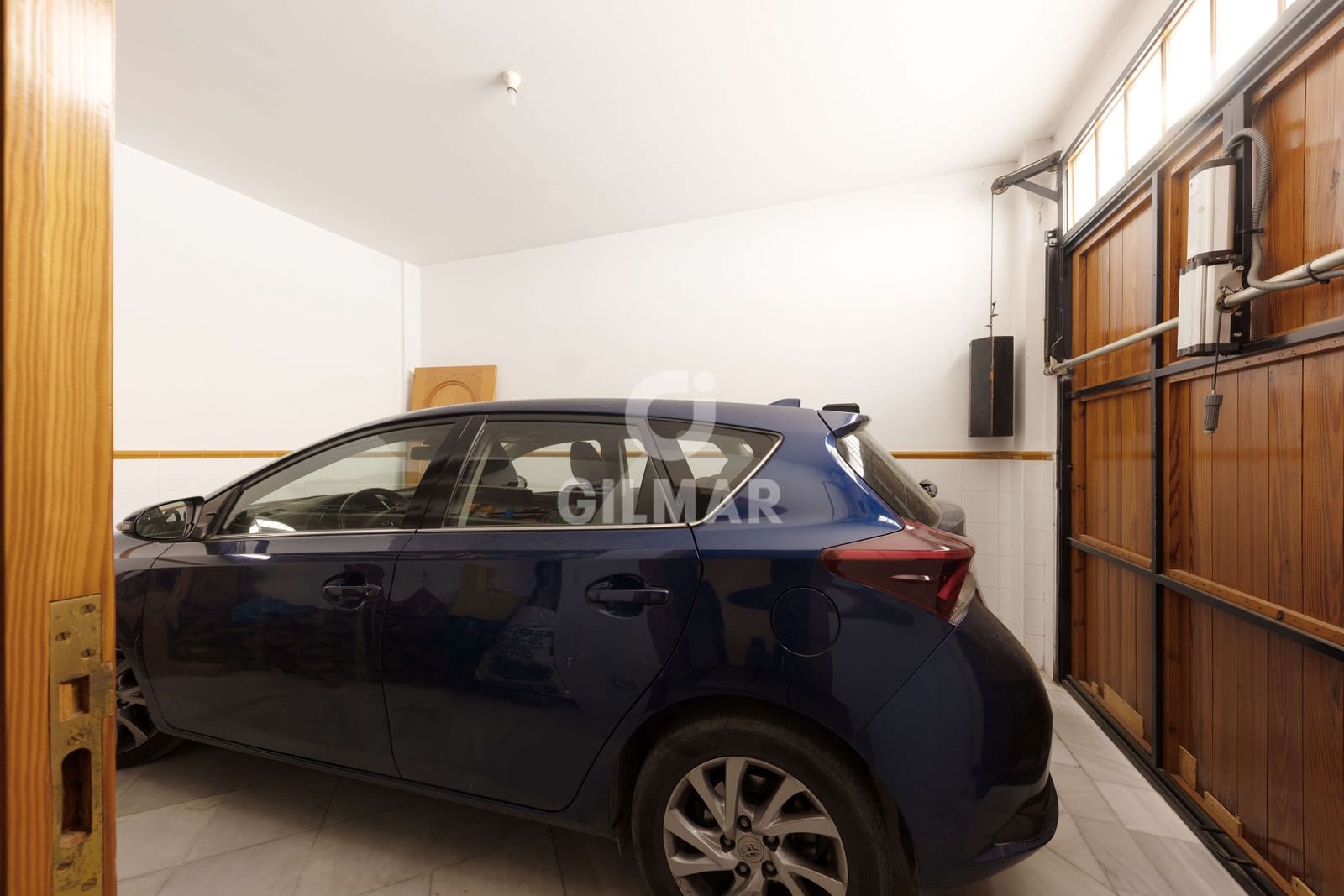 5 soveværelse Semi-Rækkehus til salg i Coria del Rio med garage - € 430.000 (Ref: 9207581)