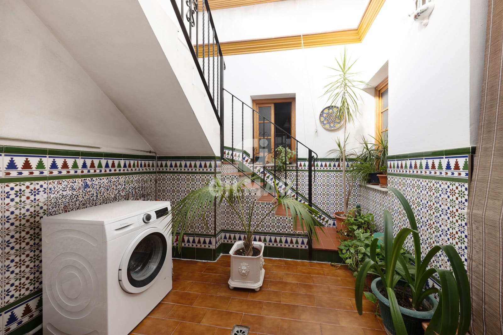 5 soveværelse Semi-Rækkehus til salg i Coria del Rio med garage - € 430.000 (Ref: 9207581)