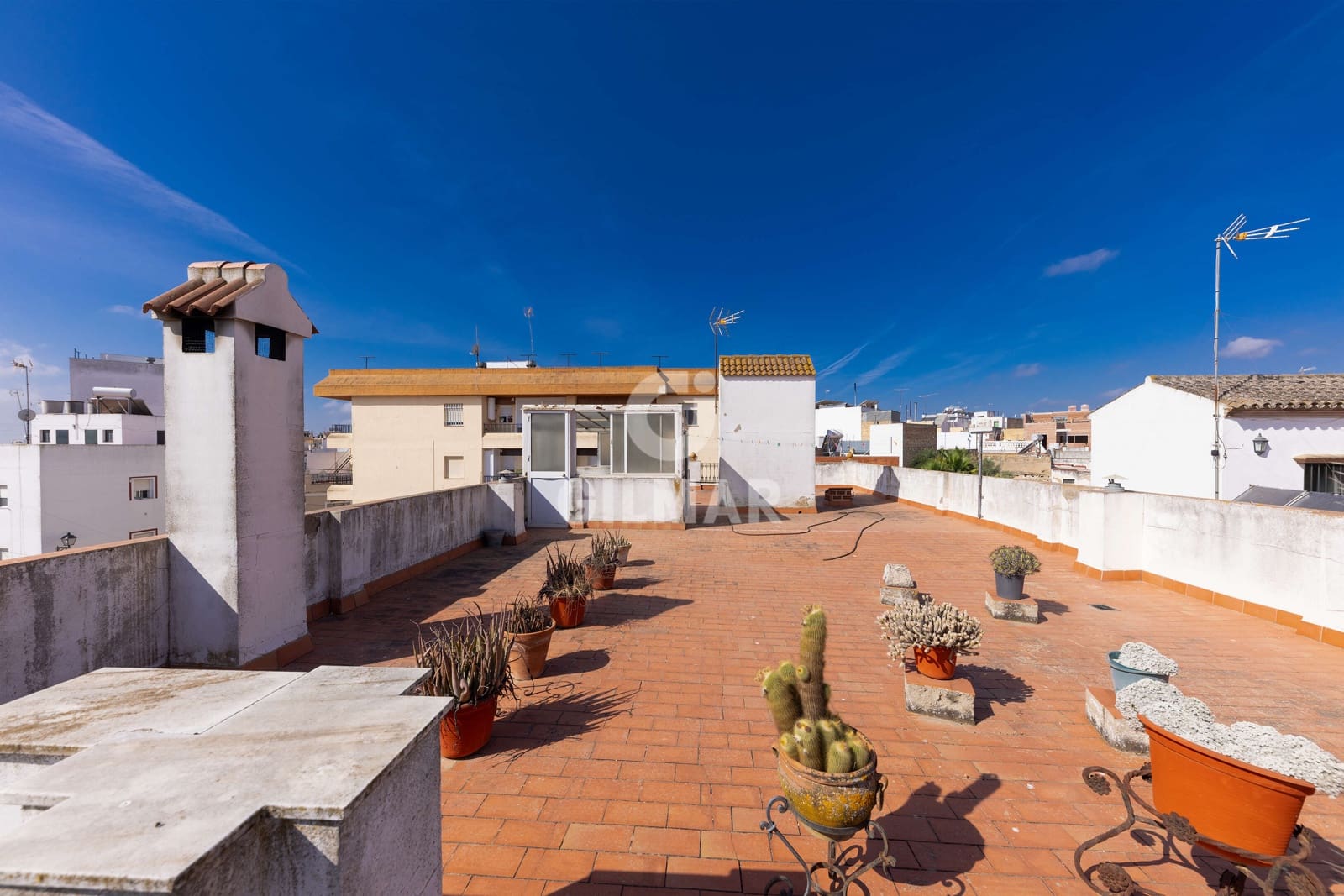 5 soveværelse Semi-Rækkehus til salg i Coria del Rio med garage - € 430.000 (Ref: 9207581)