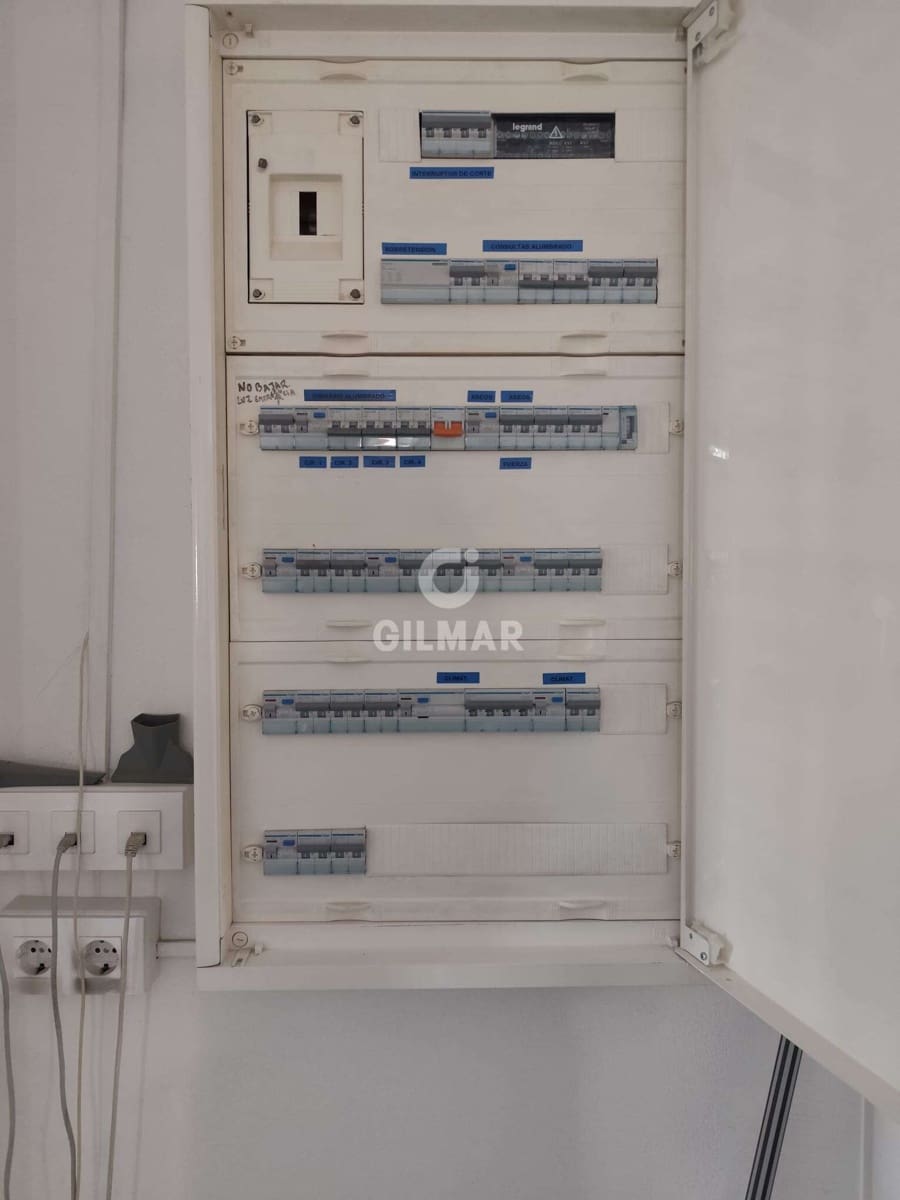 Kontor til salg i Sevilla by - € 425.000 (Ref: 9207588)