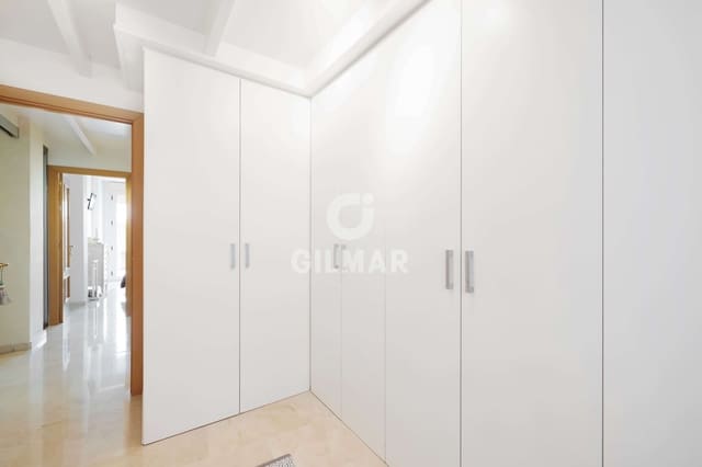 4 bedroom Flat for sale in Casco Antiguo, Seville city with garage - € 590,000 (Ref: 9207591)