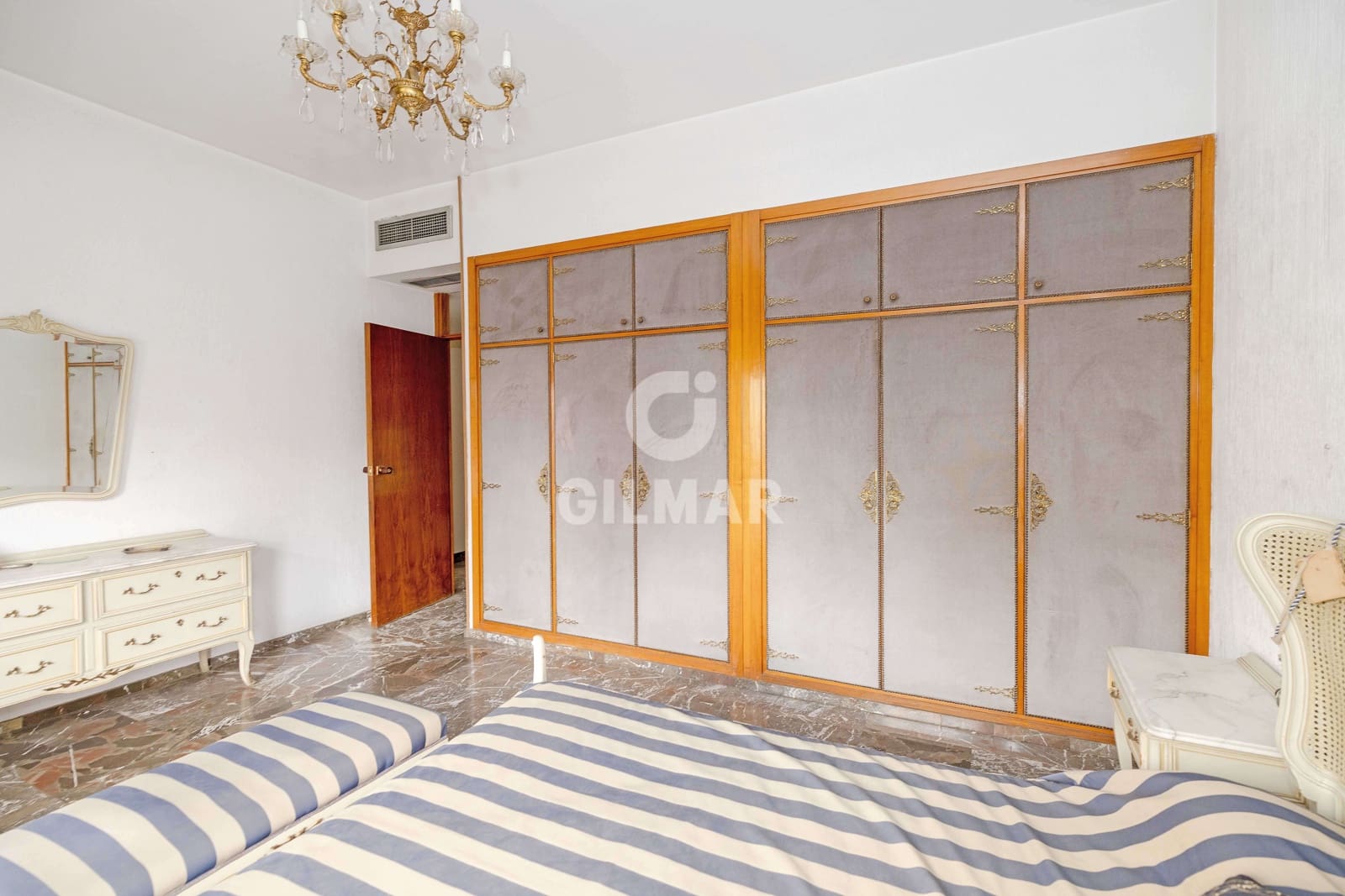 5 slaapkamer Flat te koop in Sevilla stad met garage - € 760.000 (Ref: 9207596)
