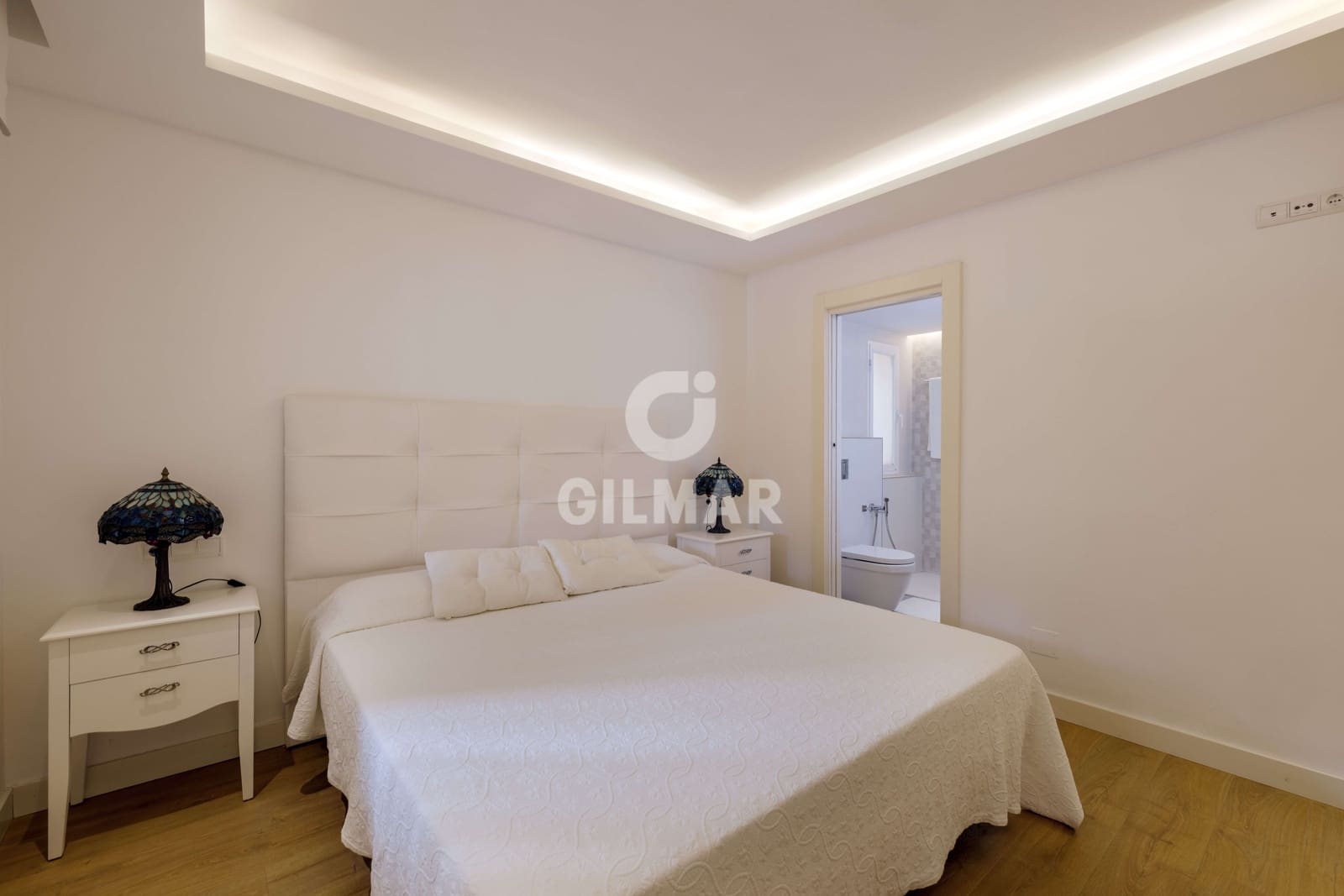 4 makuuhuone Asunto myytävänä paikassa Elviria mukana uima-altaan 
autotalli - 675 000 € (Ref: 9211582)