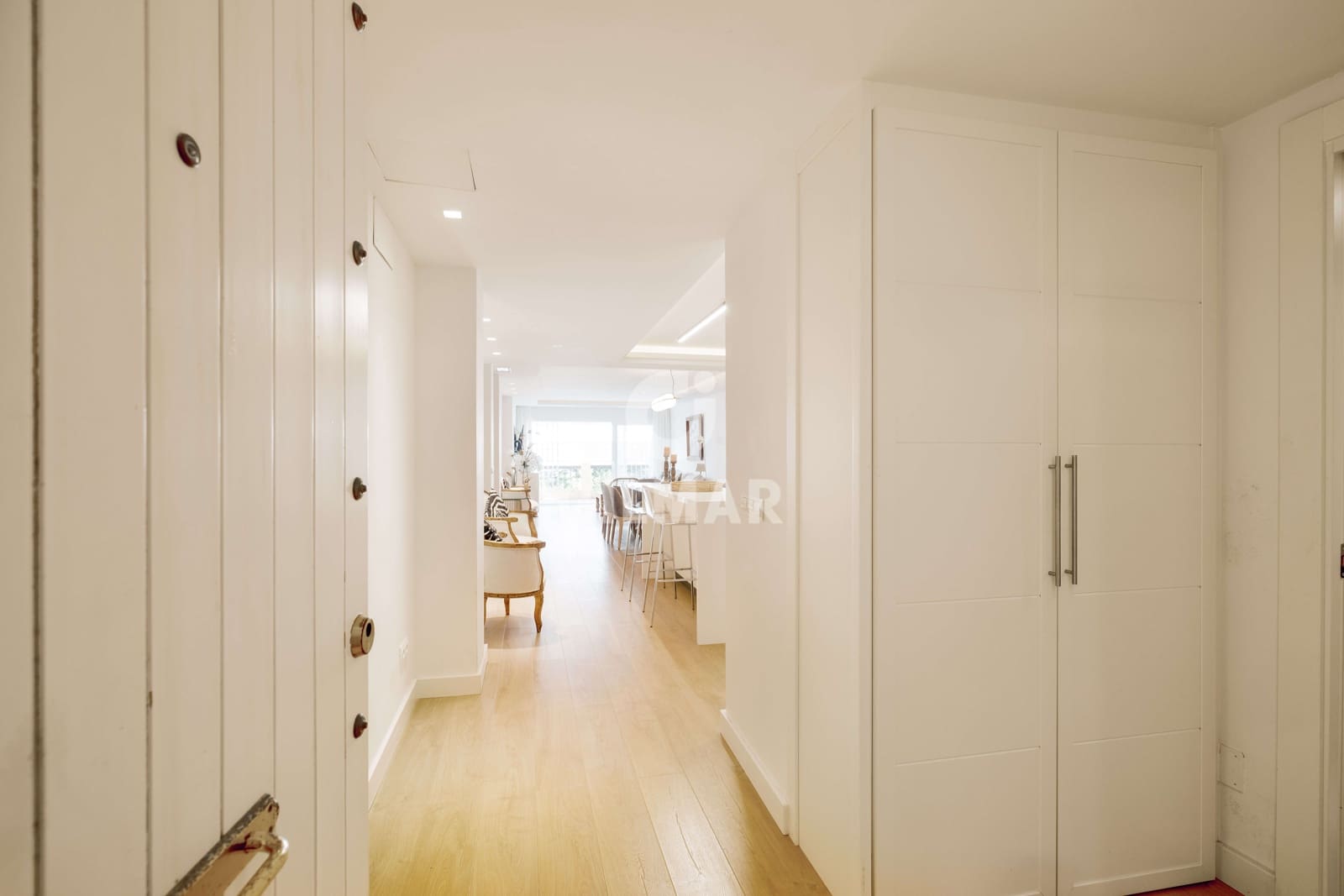 4 makuuhuone Asunto myytävänä paikassa Elviria mukana uima-altaan 
autotalli - 675 000 € (Ref: 9211582)