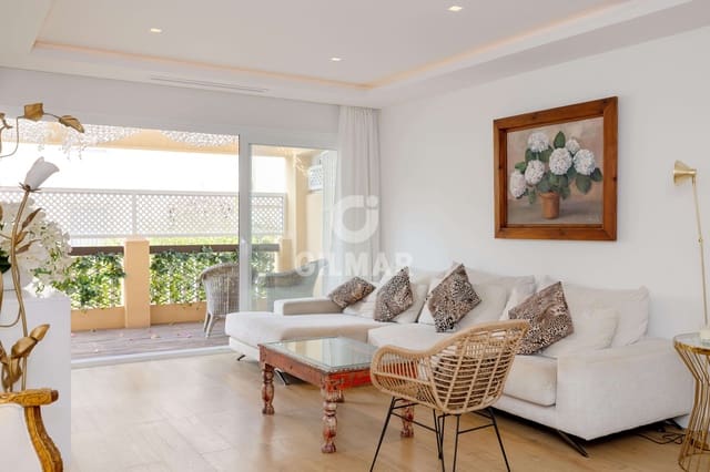 4 bedroom Flat for sale in Elviria, Marbella with pool garage - € 675,000 (Ref: 9211582)