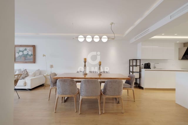 4 bedroom Flat for sale in Elviria, Marbella with pool garage - € 675,000 (Ref: 9211582)