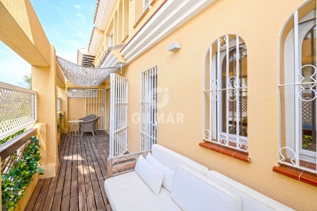 4 bedroom Flat for sale in Elviria, Marbella with pool garage - € 675,000 (Ref: 9211582)