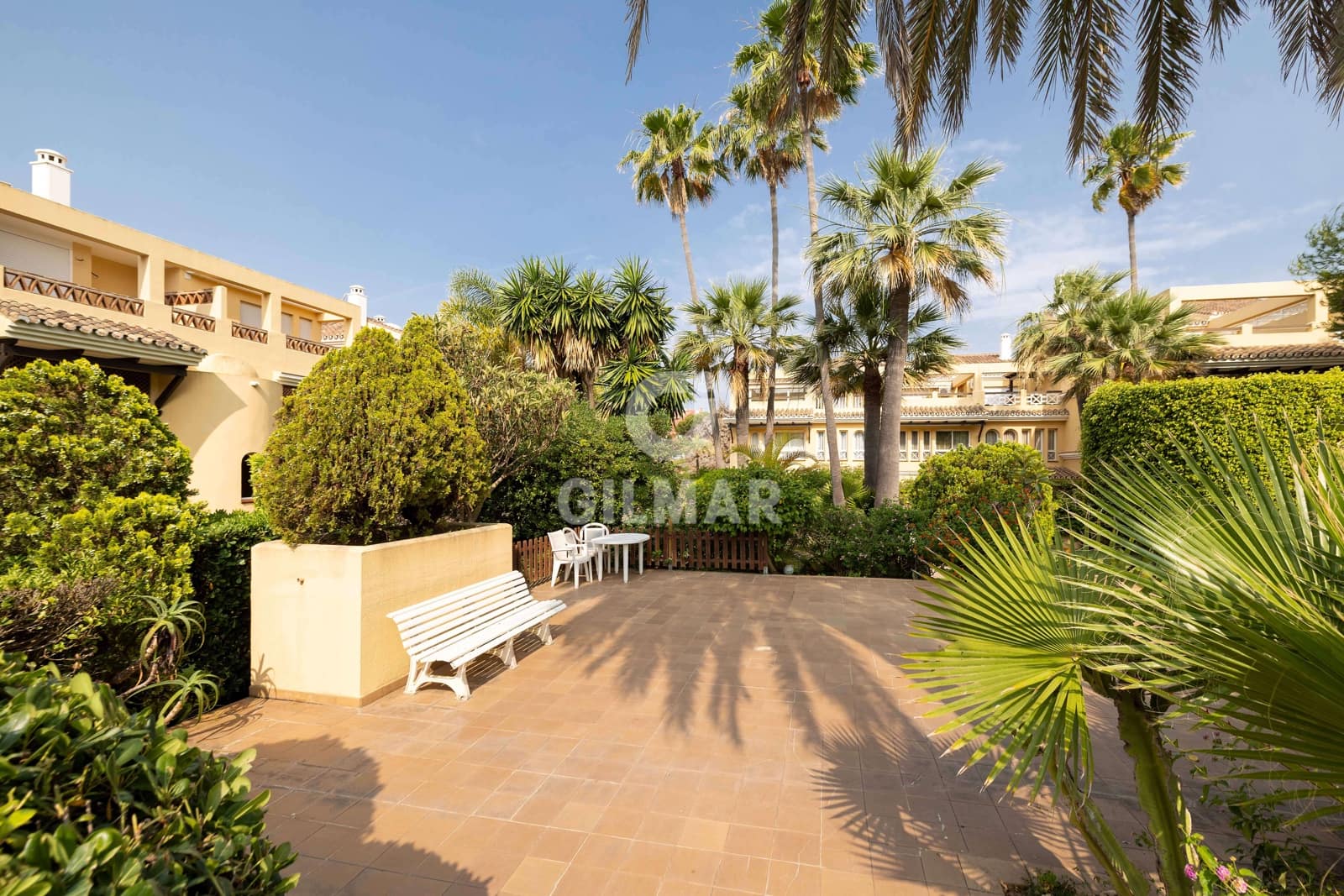 4 makuuhuone Asunto myytävänä paikassa Elviria mukana uima-altaan 
autotalli - 675 000 € (Ref: 9211582)