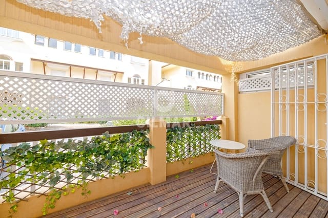 4 bedroom Flat for sale in Elviria, Marbella with pool garage - € 675,000 (Ref: 9211582)