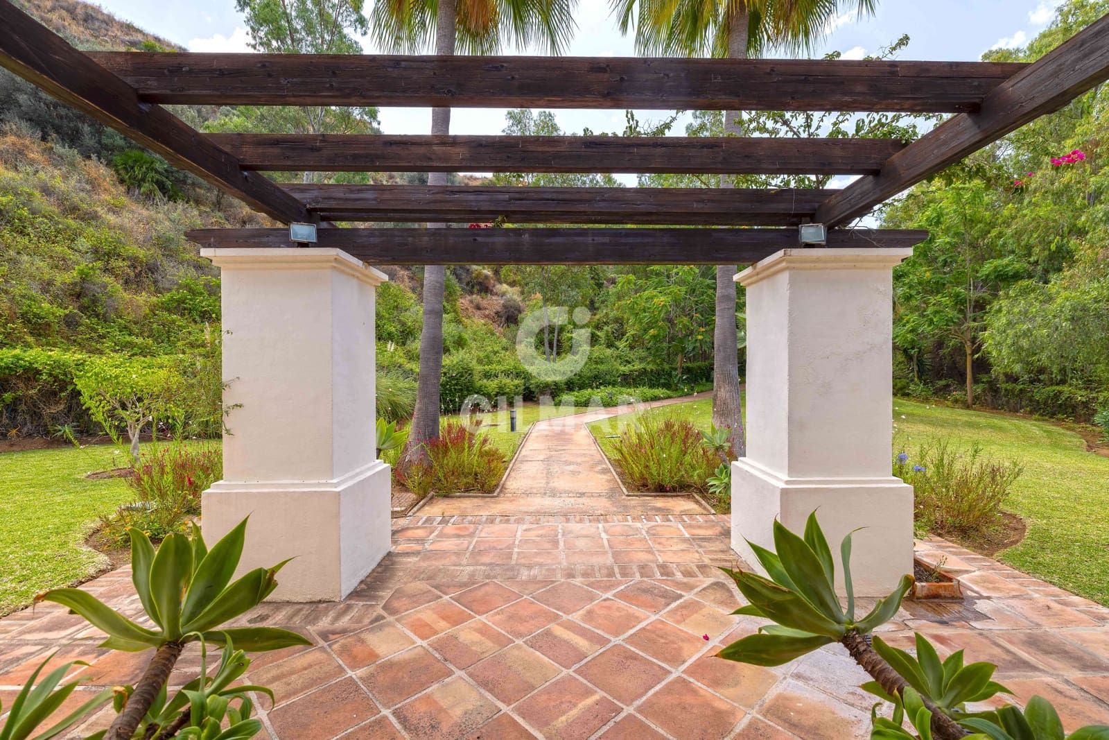 2 soveværelse Lejlighed til salg i Rio Real med swimmingpool garage - € 495.000 (Ref: 9211584)