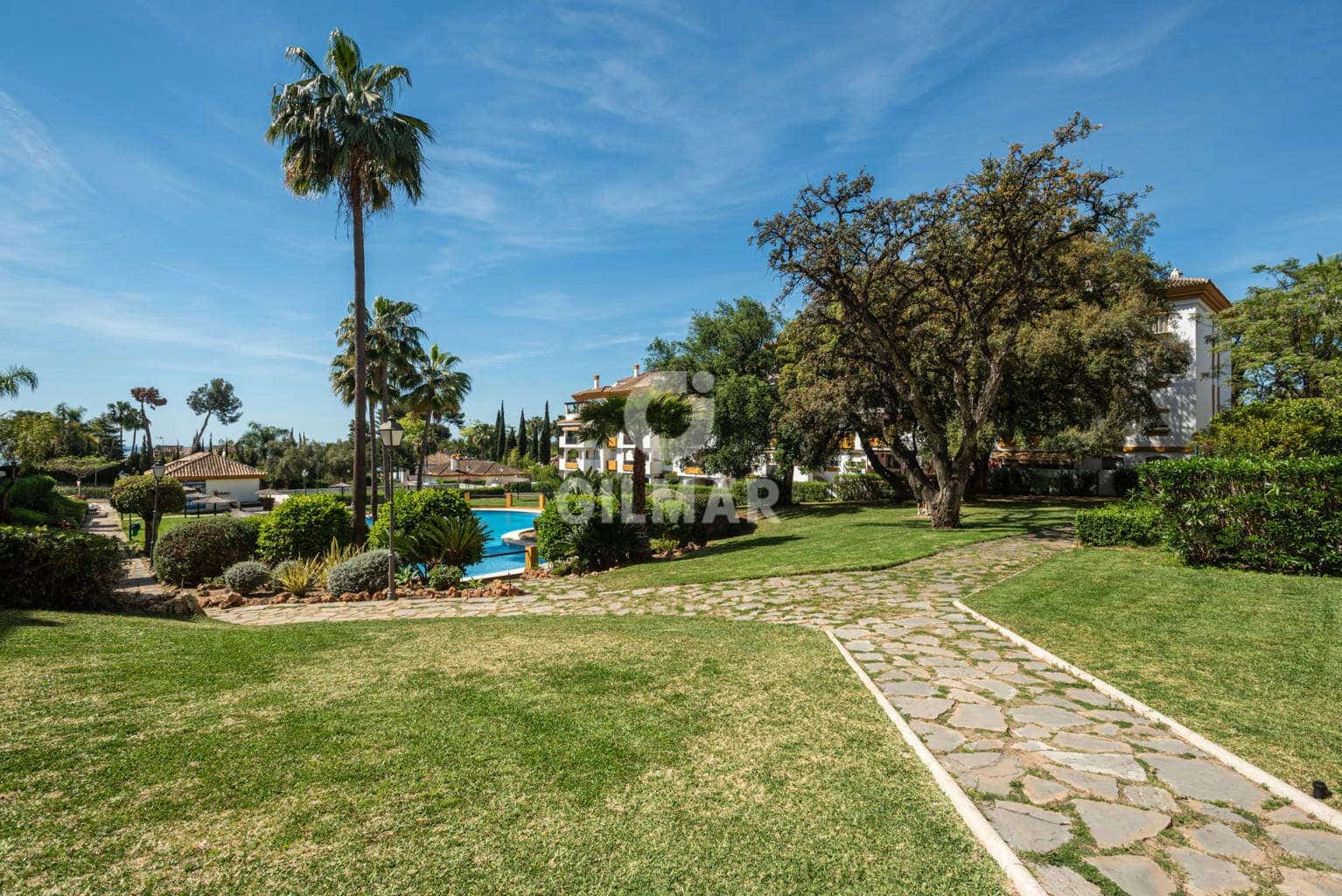 Piso de 3 habitaciones en Marbella en venta con piscina - 450.000 € (Ref: 9211585)