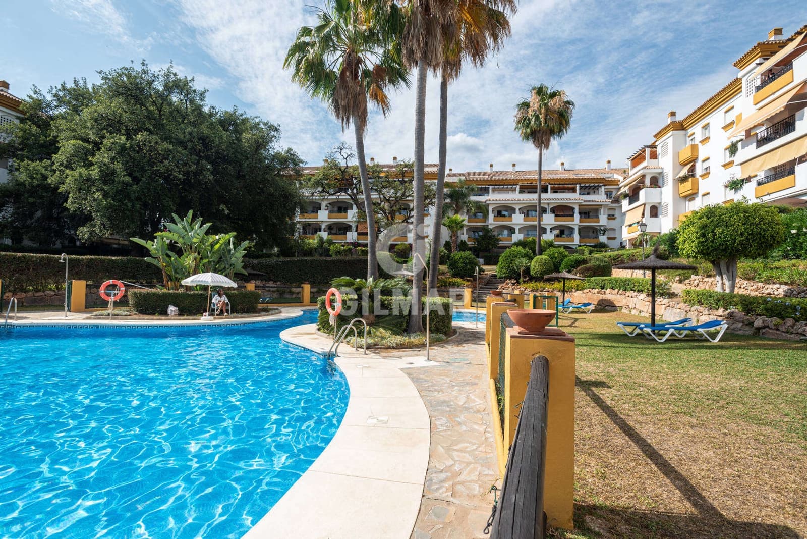 Piso de 3 habitaciones en Marbella en venta con piscina - 450.000 € (Ref: 9211585)