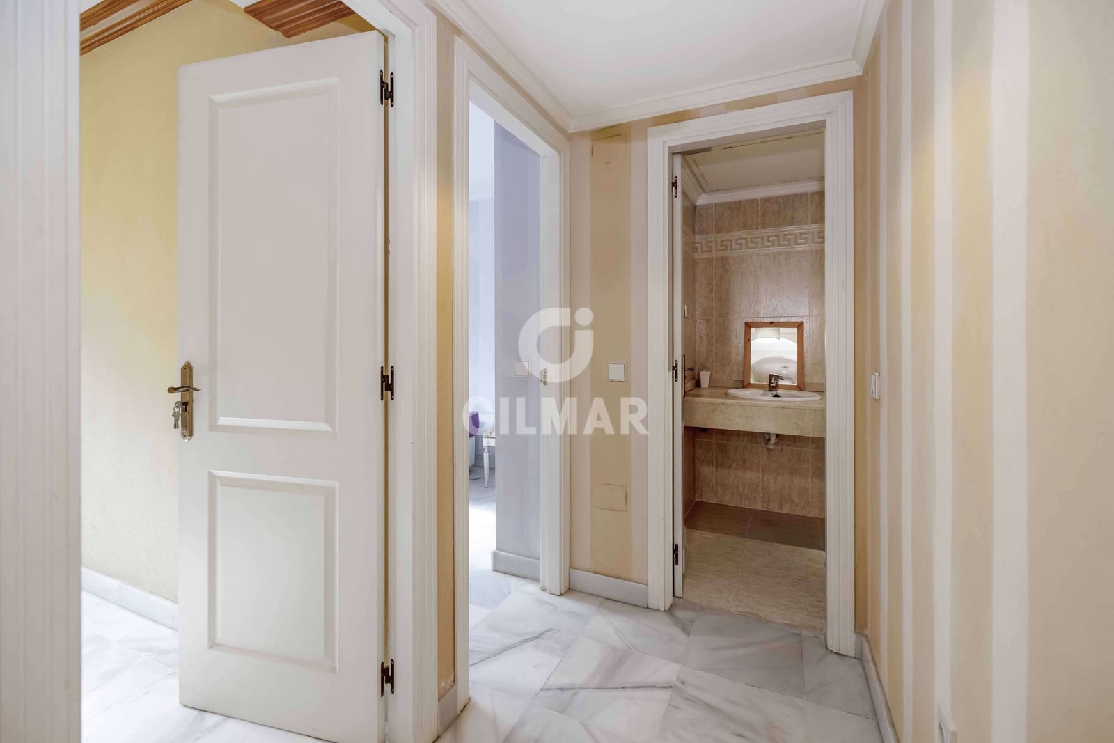 Piso de 3 habitaciones en Marbella en venta con piscina - 450.000 € (Ref: 9211585)