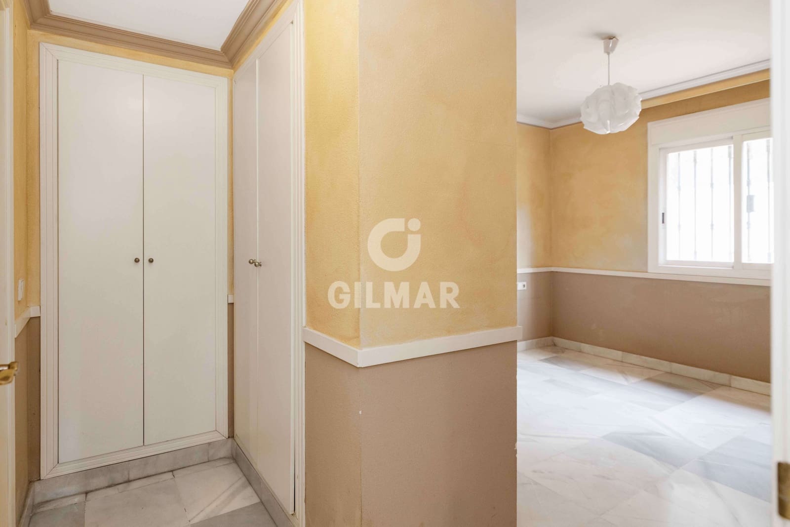 Piso de 3 habitaciones en Marbella en venta con piscina - 450.000 € (Ref: 9211585)