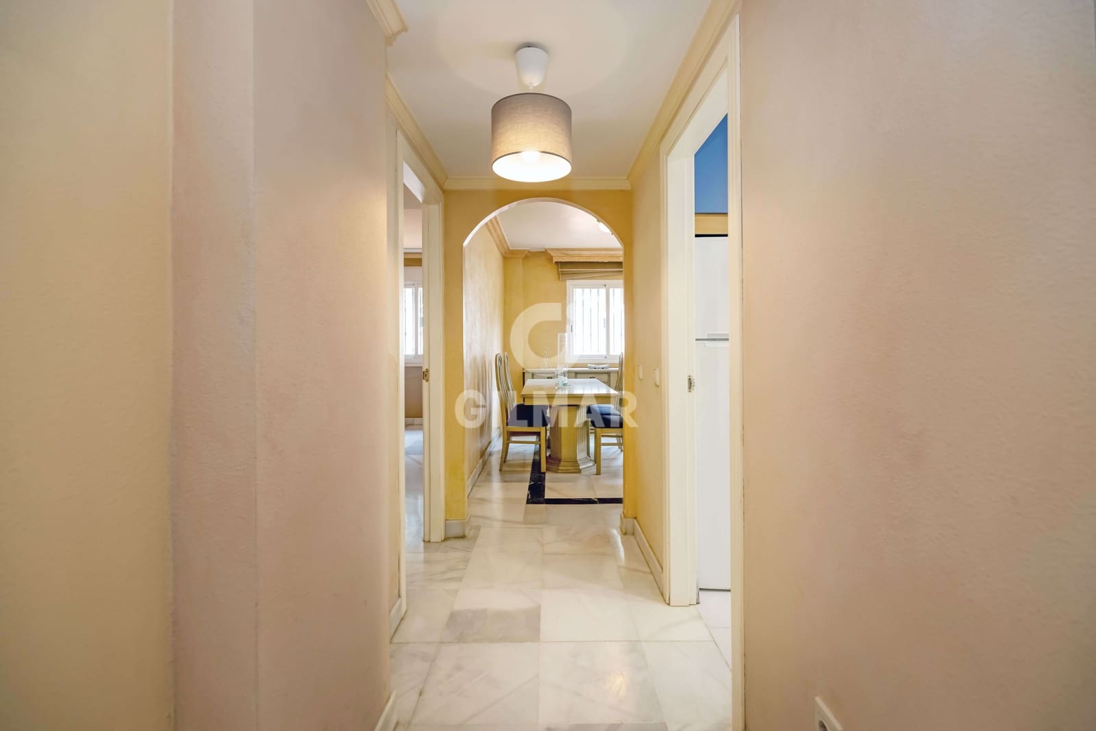 Piso de 3 habitaciones en Marbella en venta con piscina - 450.000 € (Ref: 9211585)