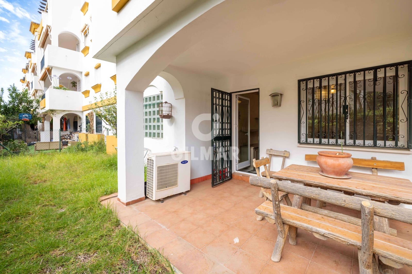 Piso de 3 habitaciones en Marbella en venta con piscina - 450.000 € (Ref: 9211585)