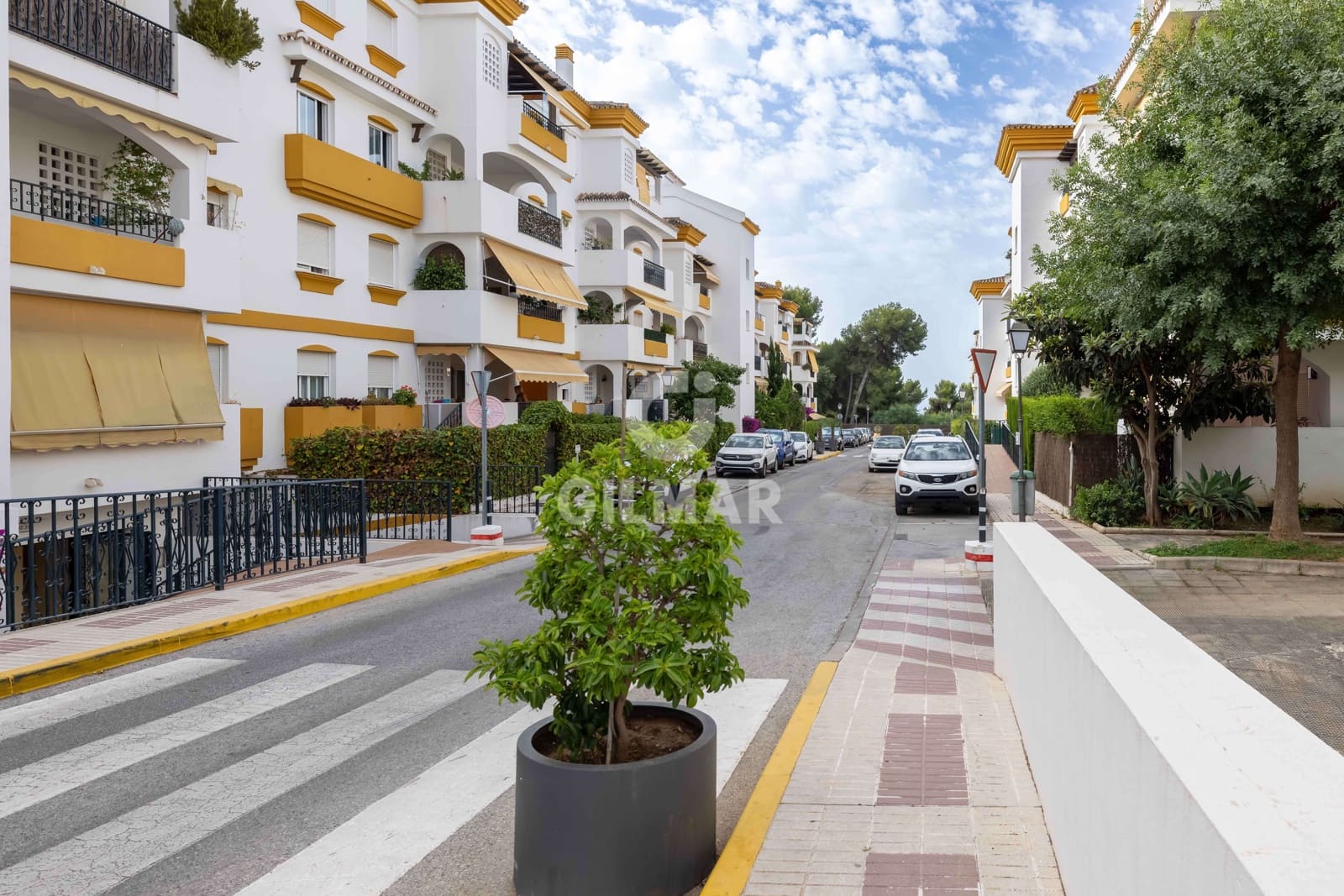 Piso de 3 habitaciones en Marbella en venta con piscina - 450.000 € (Ref: 9211585)