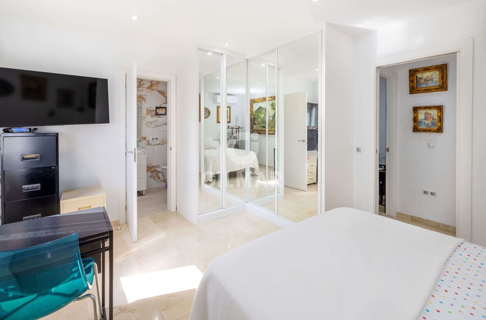 3 bedroom Flat for sale in Marbella with garage - € 875,000 (Ref: 9211586)