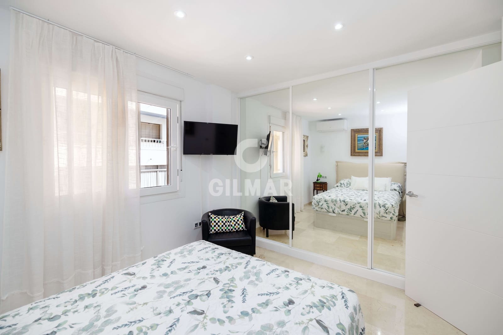 3 bedroom Flat for sale in Marbella with garage - € 875,000 (Ref: 9211586)