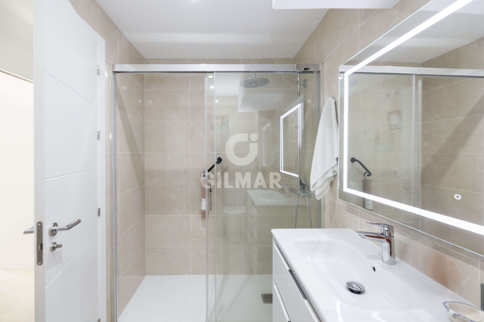 3 bedroom Flat for sale in Marbella with garage - € 875,000 (Ref: 9211586)