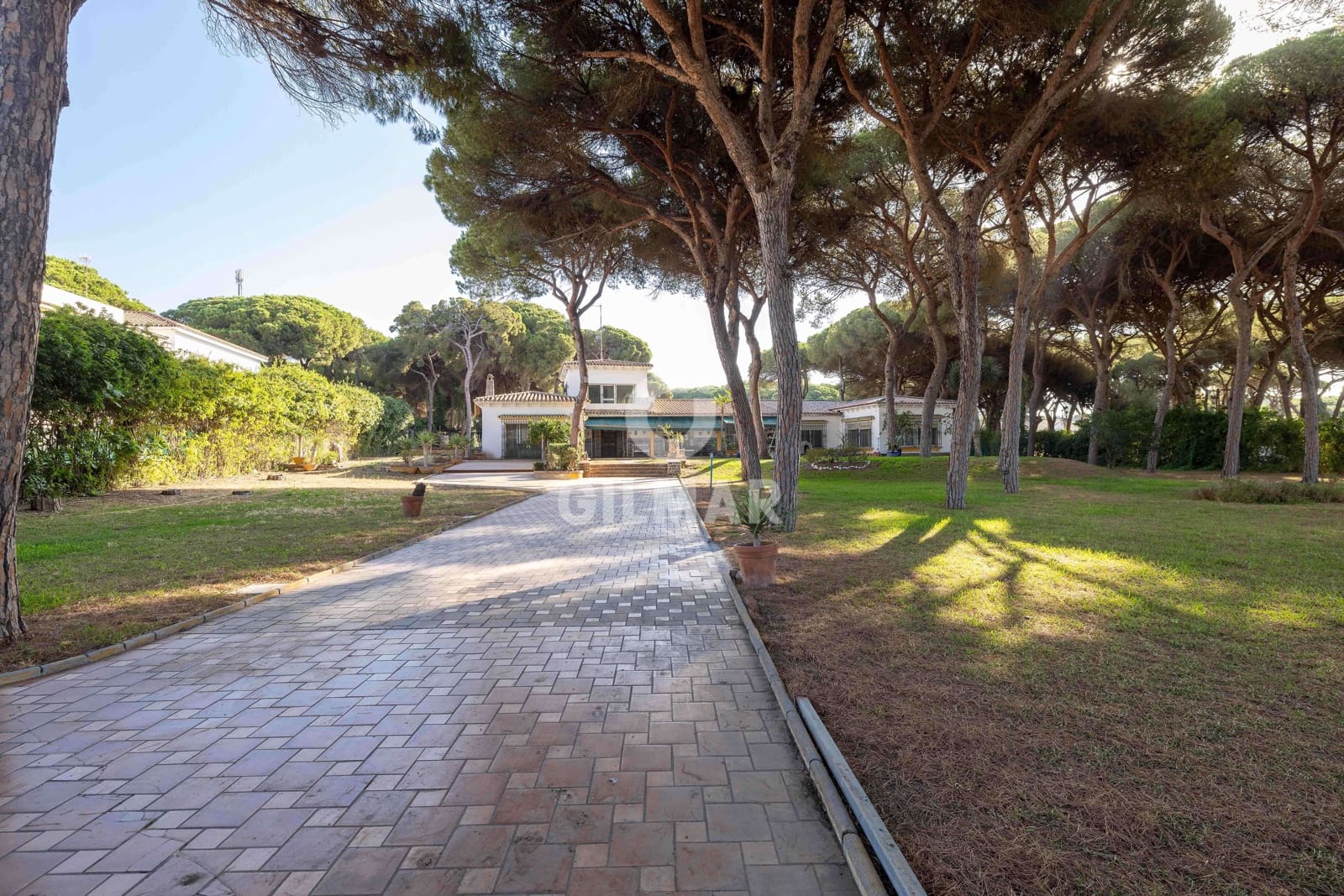 11 soveværelse Villa til salg i Elviria med swimmingpool - € 1.900.000 (Ref: 9211587)