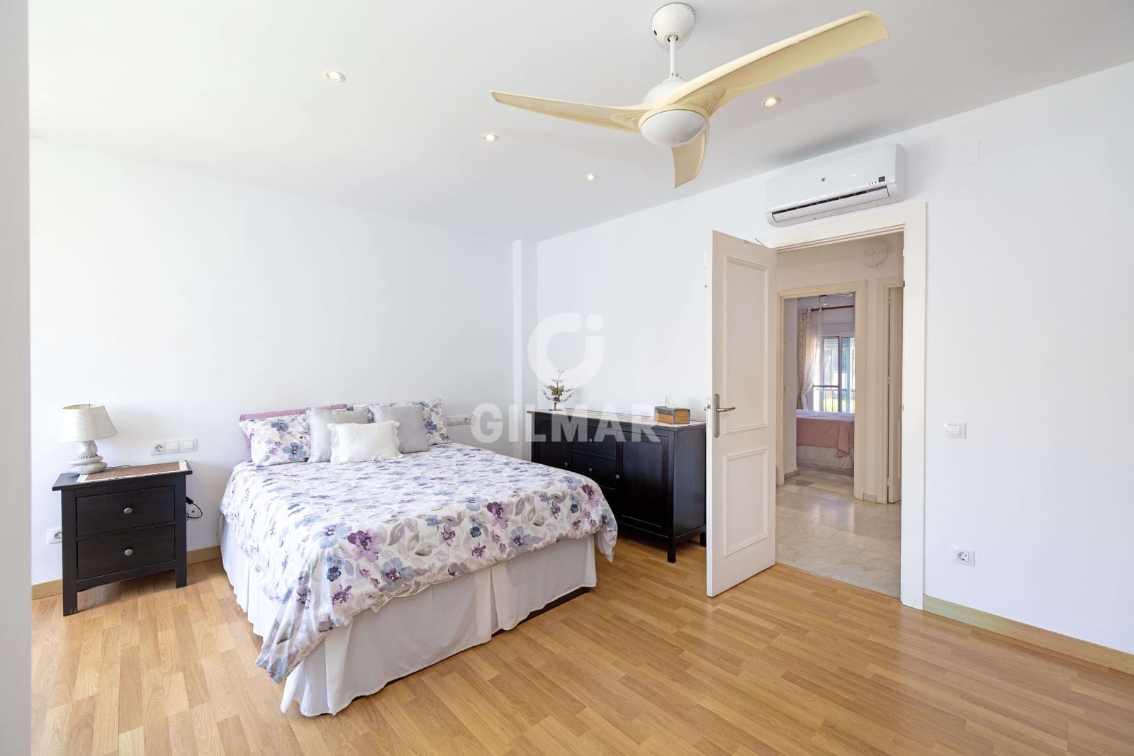 4 soverom Rekkehus til salgs i Las Chapas med svømmebasseng garasje - € 875 000 (Ref: 9211588)