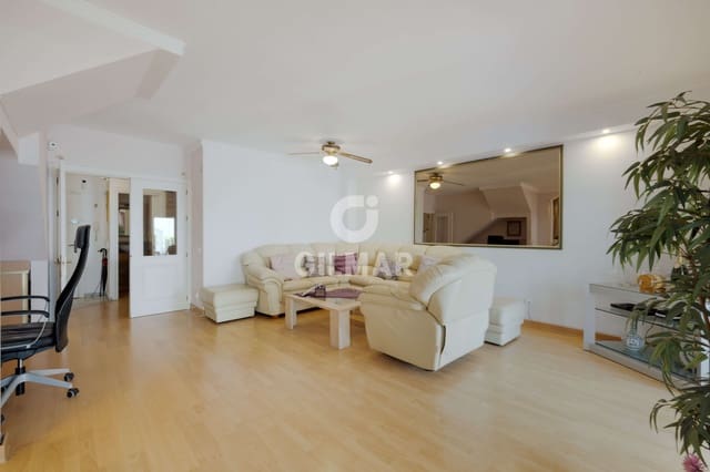 4 soveværelse Rækkehus til salg i Las Chapas, Marbella med swimmingpool garage - € 875.000 (Ref: 9211588)