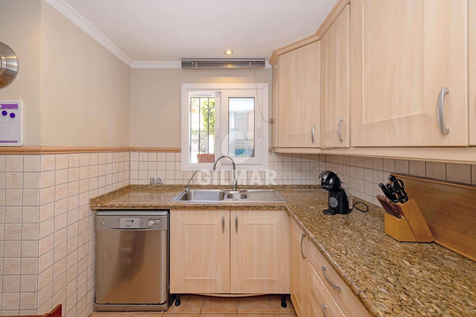 4 soverom Rekkehus til salgs i Las Chapas med svømmebasseng garasje - € 875 000 (Ref: 9211588)